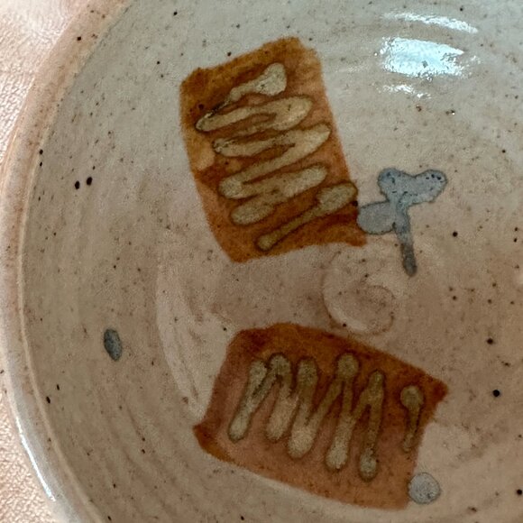 EUC ** HOST PICK ** Hand Thrown Pottery Clay Ribbed Bowl Artist Signed 7.25" D - Picture 2 of 7